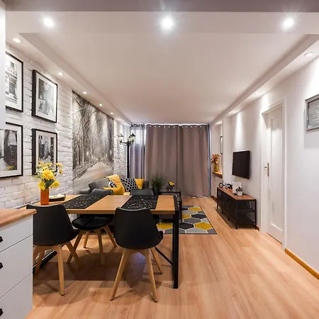 Apartment Park Mirowski Stylish